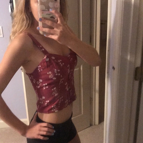 Cute crop top from Abercrombie! - Picture 2 of 4